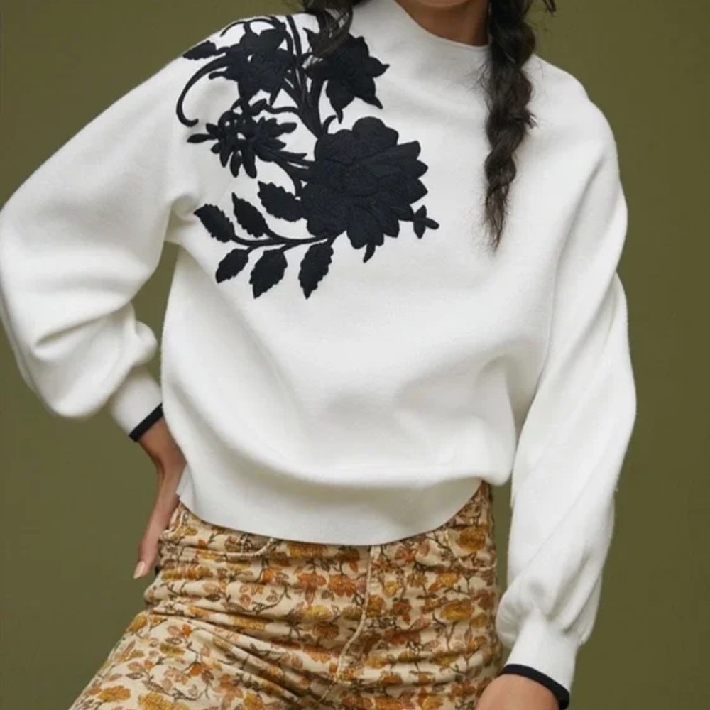 Anthropologie White Mock Neck Sweater embroidered appliqué Floral Accent size XL